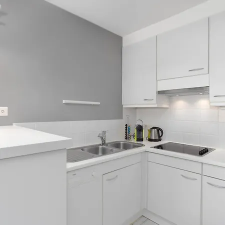 Europan A0502 Esplanade, Stijlvol En Vlakbij Het *