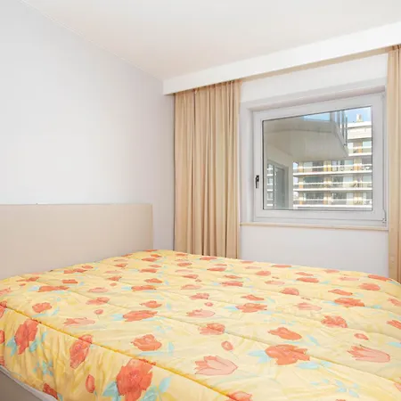 Europan A0502 Esplanade, Stijlvol En Vlakbij Het *