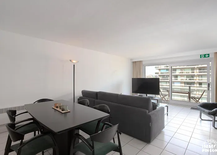 Apartment Europan A0502 Esplanade, Stijlvol En Vlakbij Het De Panne